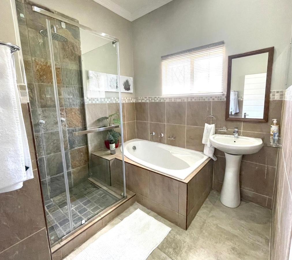 The Gregory Bed and Breakfast Pinetown Exteriör bild